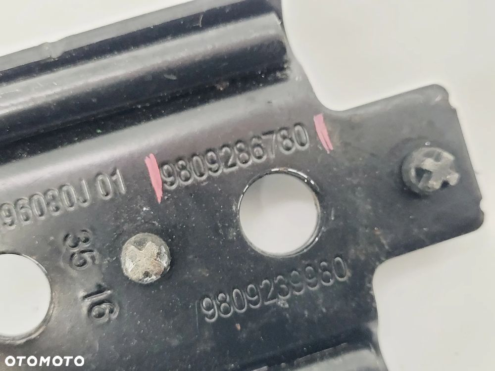 RYGIEL ZACZEP ZAMKA TYŁ PEUGEOT EXPERT JUMPY III VIVARO C 2016-  CZĘŚCI - 3