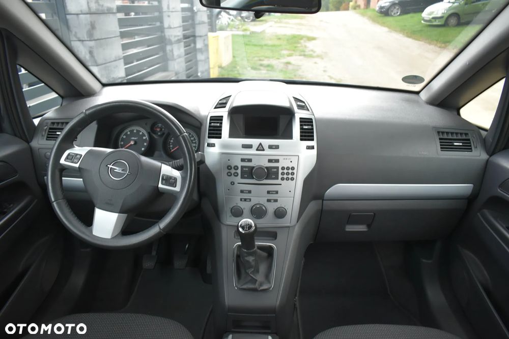 Opel Zafira 1.6 Enjoy - 18