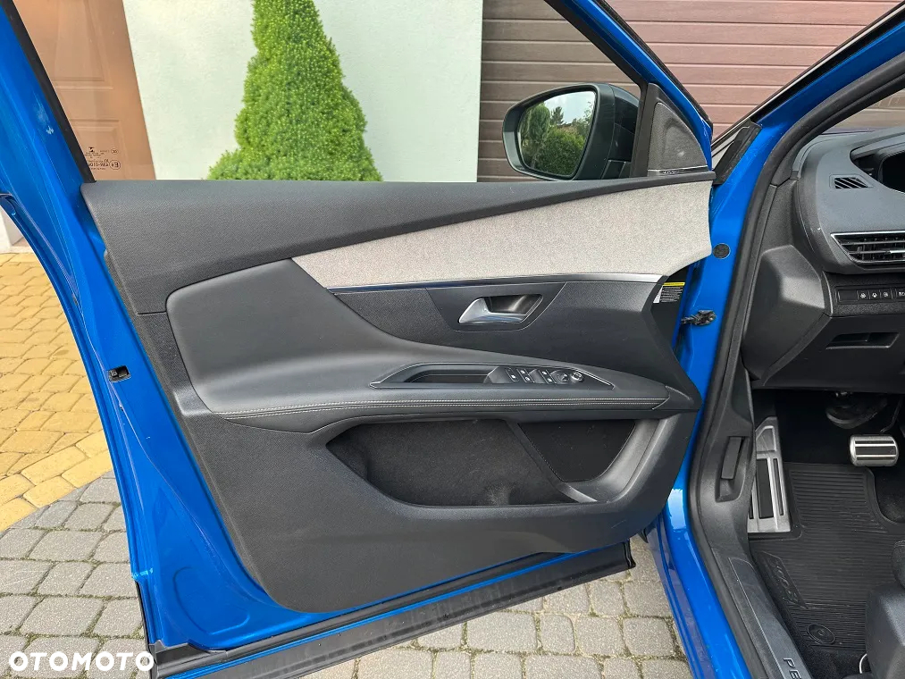 Peugeot 3008 Plug-In Hybrid 225 e-EAT8 GT - 26