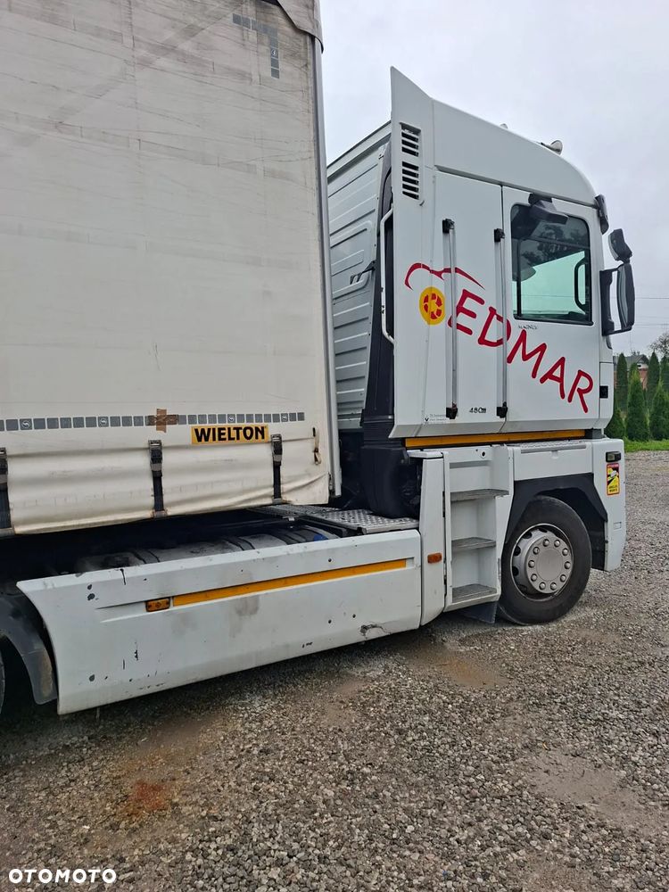 Renault MAGNUM - 4