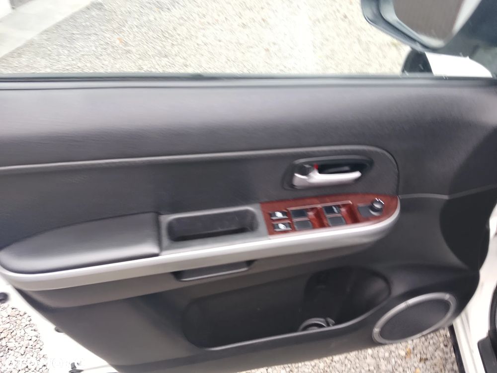 Suzuki Grand Vitara - 18