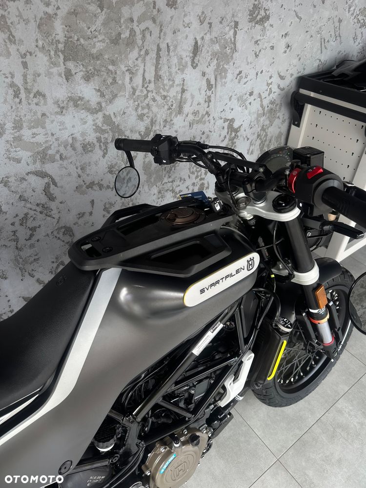 Husqvarna Svartpilen - 12