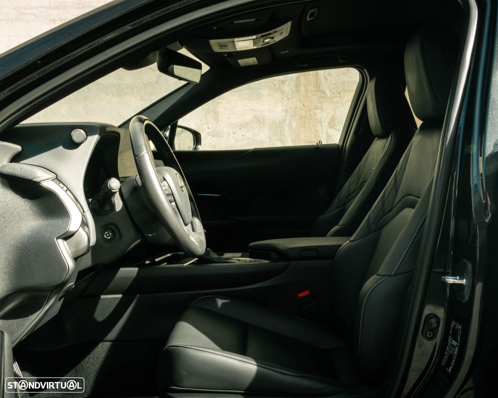 Lexus UX 250h Sport (Ecrã 12.3) - 14
