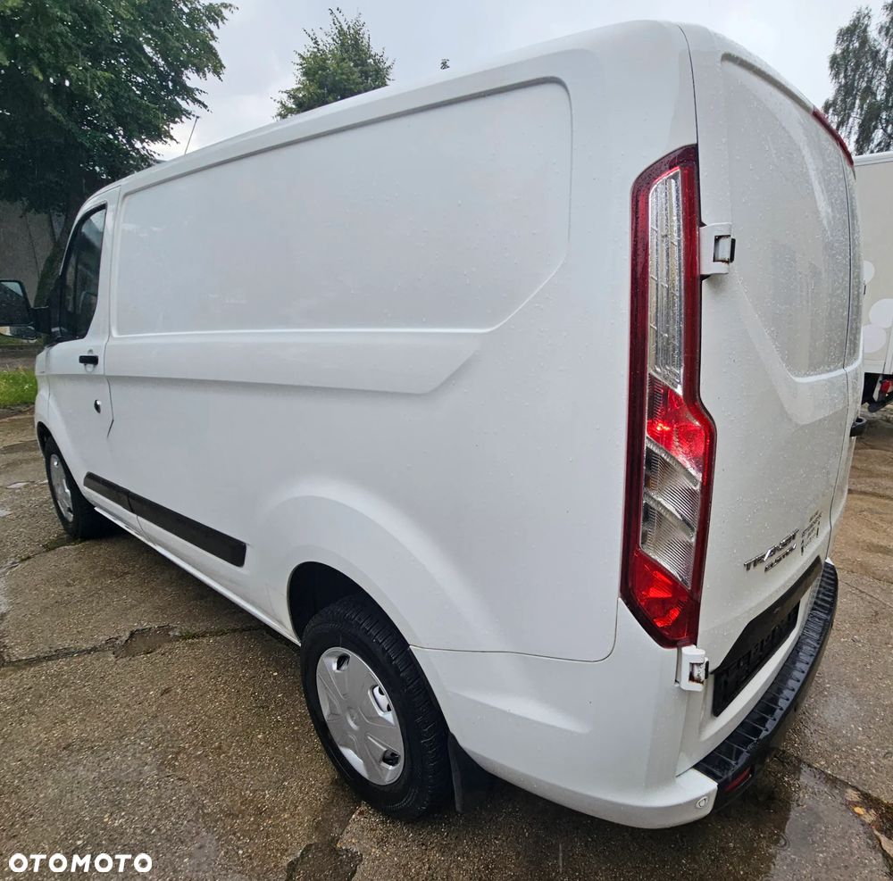 Ford TRANSIT CUSTOM - 18