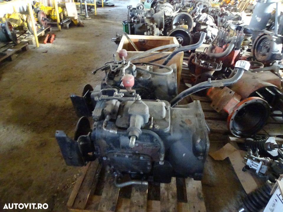 Cutie viteze Carraro TLB1 ,  Komatsu WB 93 R2 - 6