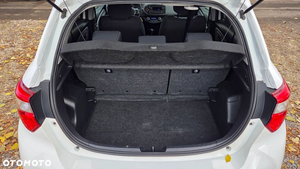 Toyota Yaris Hybrid 100 Active - 16