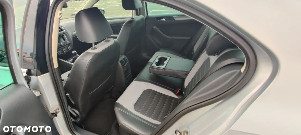 Volkswagen Jetta 1.4 TSI Highline - 14