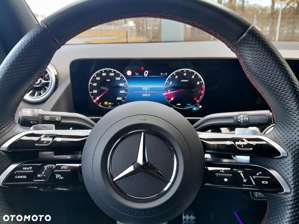 Mercedes-Benz GLA 200 AMG Line - 13