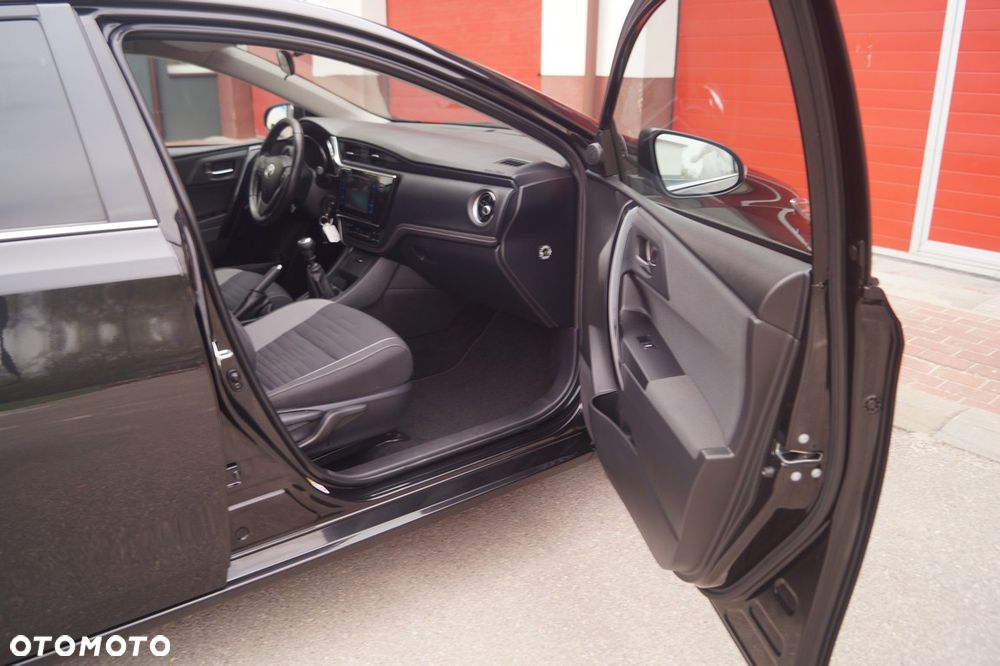 Toyota Auris 1.6 D-4D Executive - 22