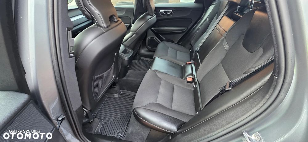 Volvo XC 60 D4 Geartronic Momentum Pro - 11