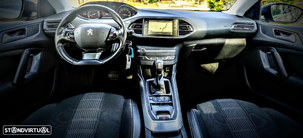 Peugeot 308 1.2 PureTech Allure Full LED EAT8 - 11