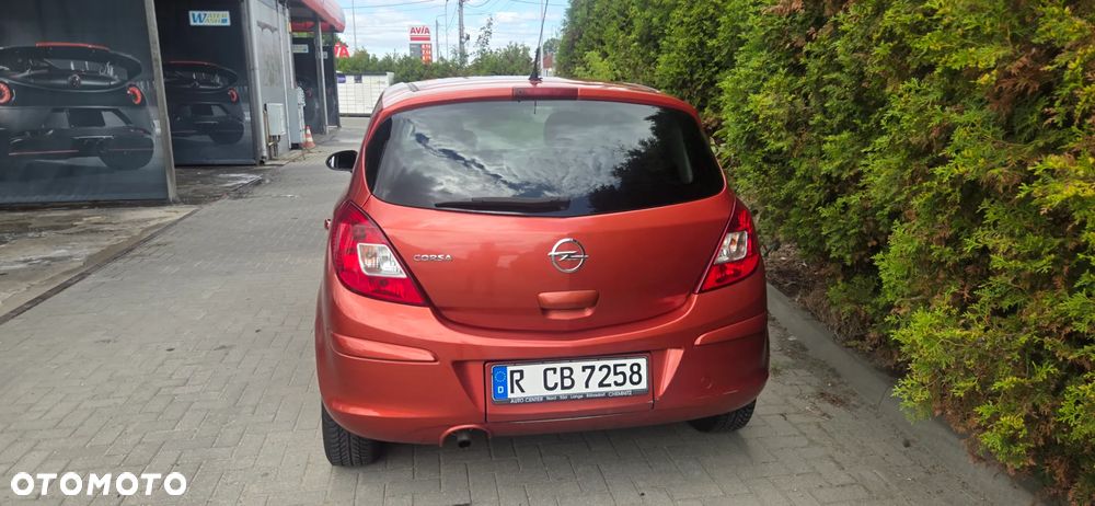 Opel Corsa 1.4 16V Innovation - 12
