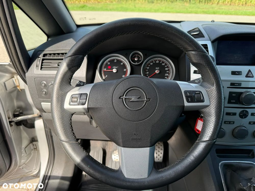 Opel Zafira 1.9 CDTI Navi - 17