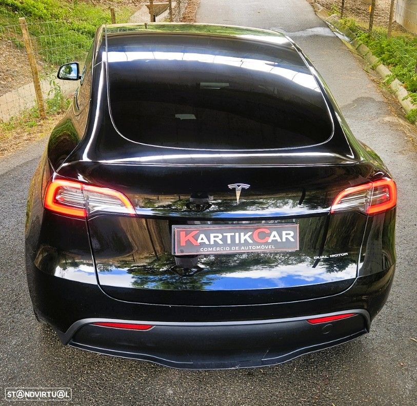 Tesla Model Y Long Range Dual Motor AWD - 11