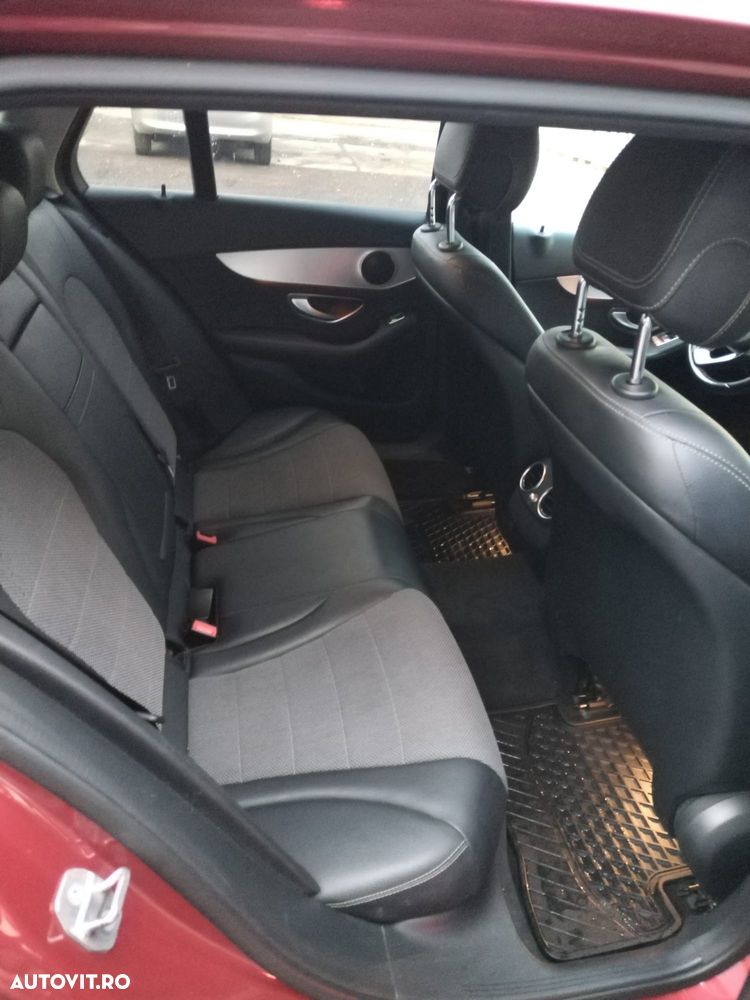 Mercedes-Benz C - 12