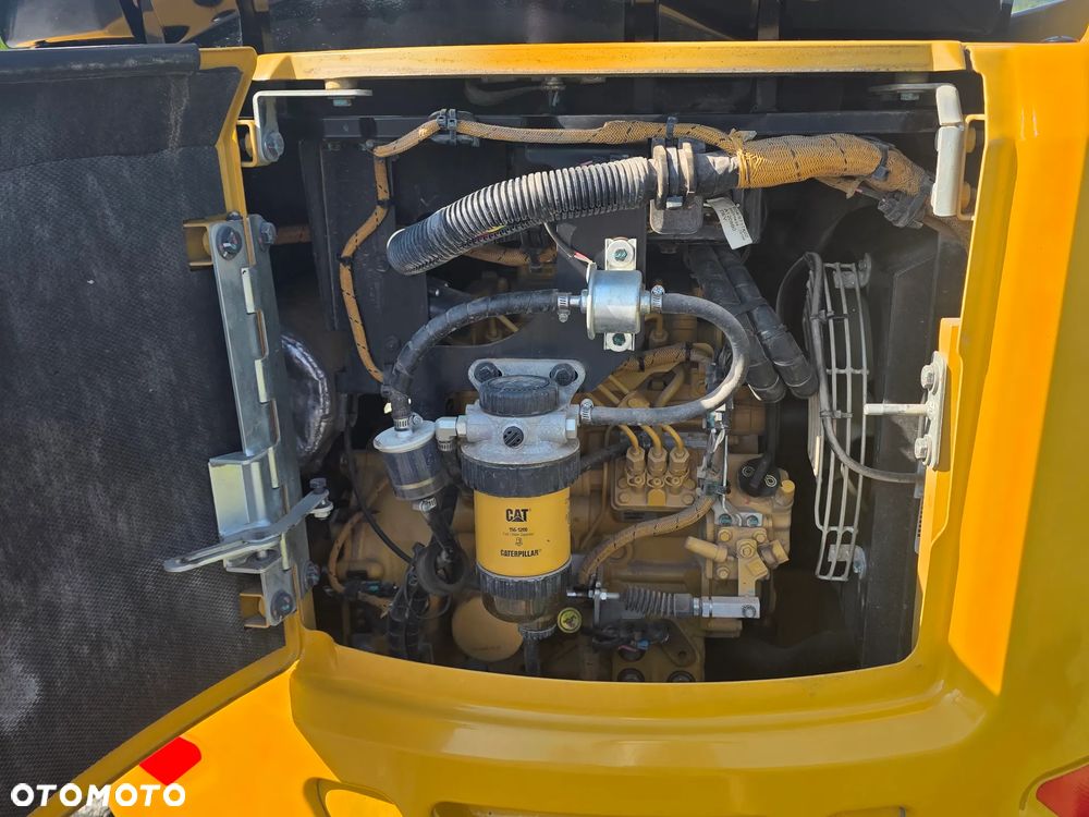 Caterpillar CAT 302.7 CR mini koparka szybkozłącze 3 łyżki piękna serwisowana 1 wł JCB sprowadzona w oryginale - 5