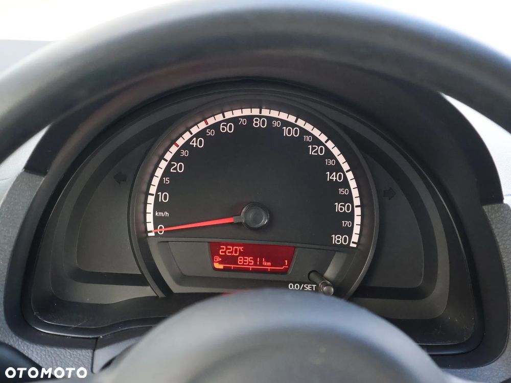 Volkswagen up! Standard - 9