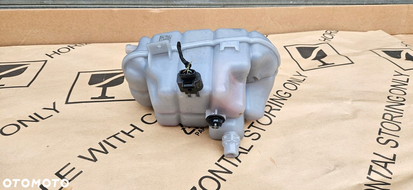 AUDI RS6 RS7 C7 4G LIFT 4.0 TFSI ZBIORNICZEK WYRÓWNAWCZY PŁYNU 4G0121403R - 4