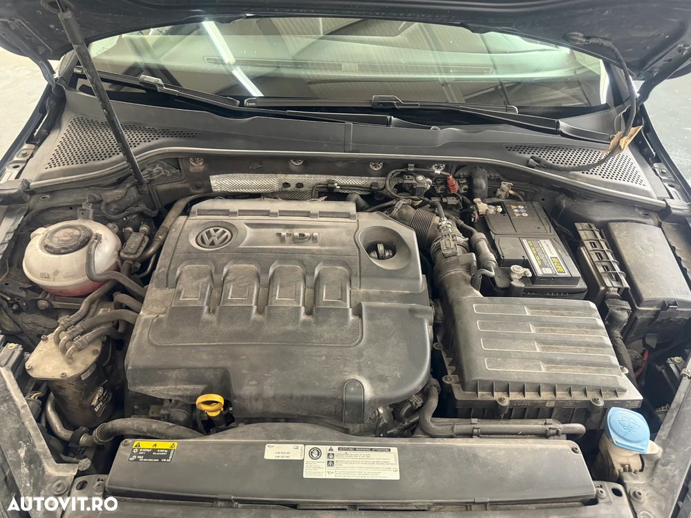 Volkswagen Golf 1.6 TDI Trendline - 12