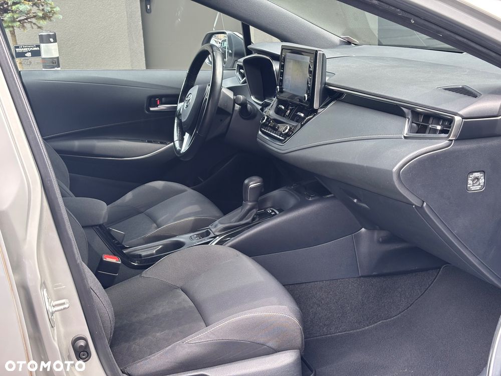 Toyota Corolla 1.8 Hybrid Executive - 28