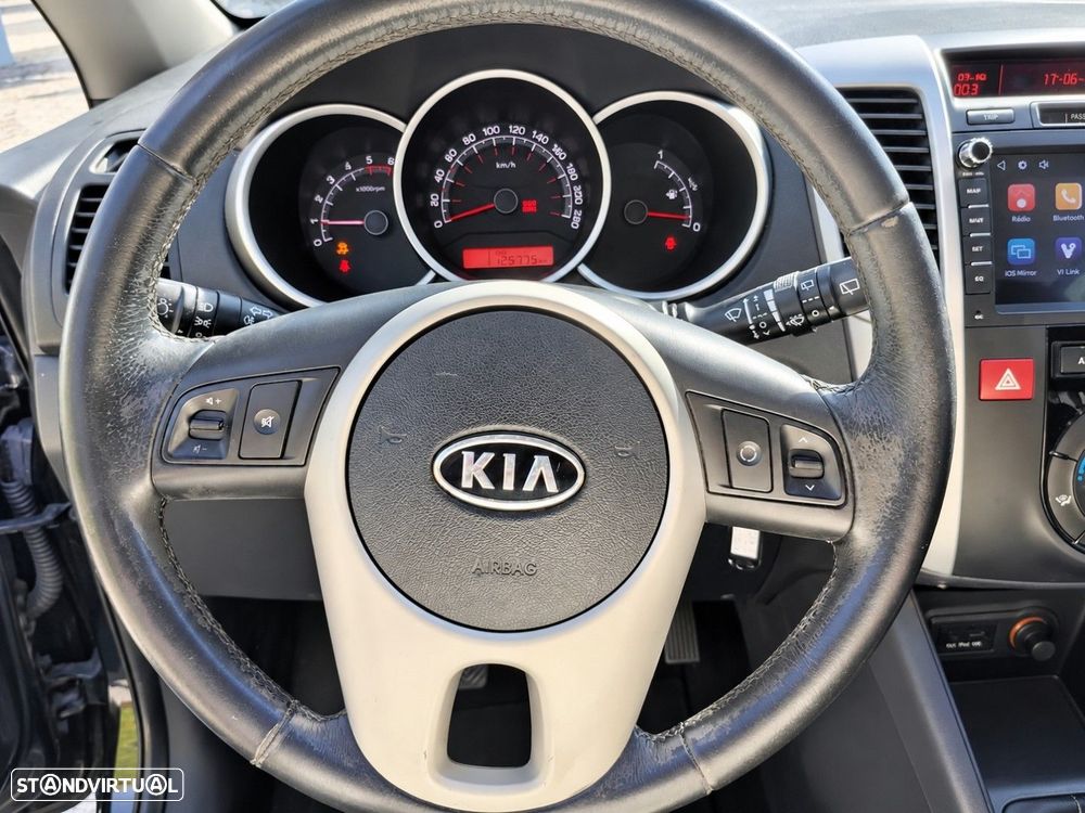 Kia Venga - 17