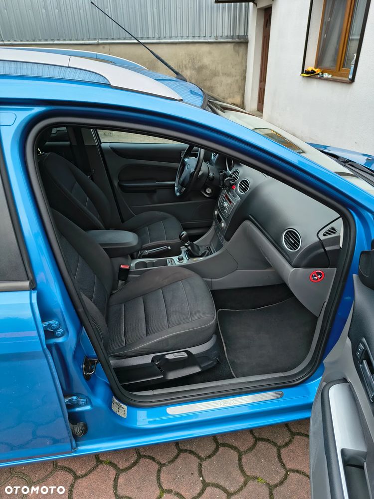 Ford Focus 1.8 FF Gold X - 17