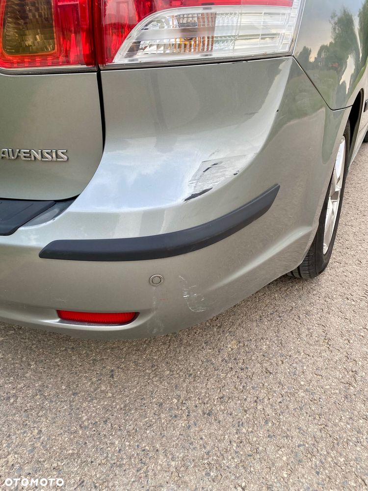 Toyota Avensis 1.8 Luna - 9