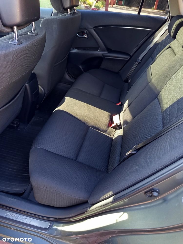 Toyota Avensis 2.0 D-4D Premium - 17