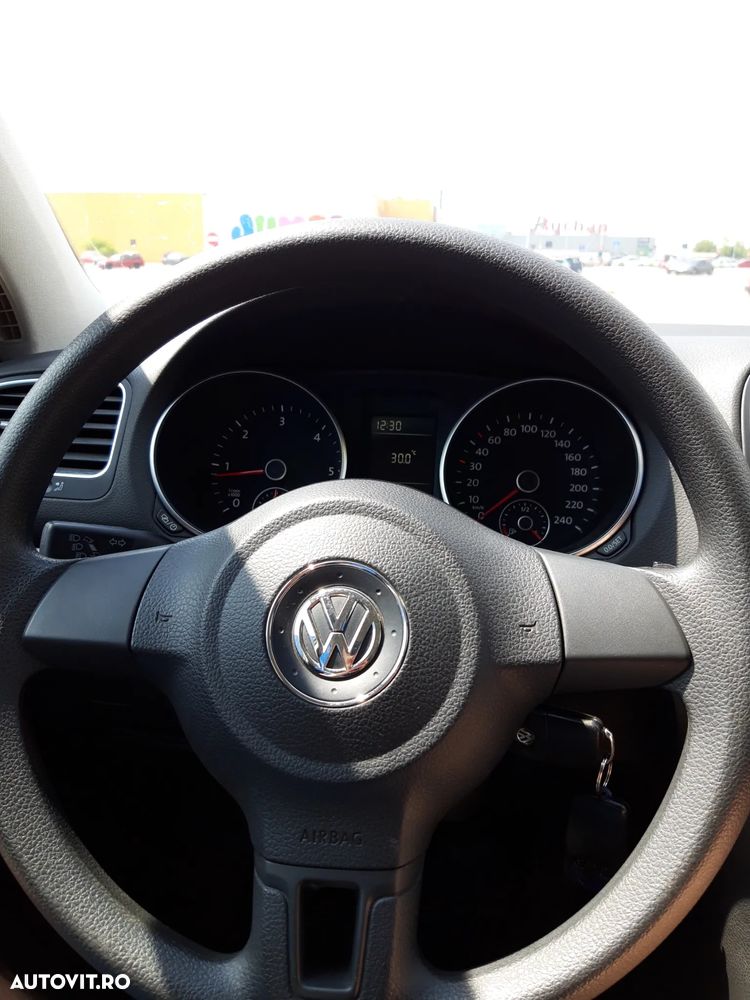 Volkswagen Golf 1.6 TDI DPF Trendline - 11