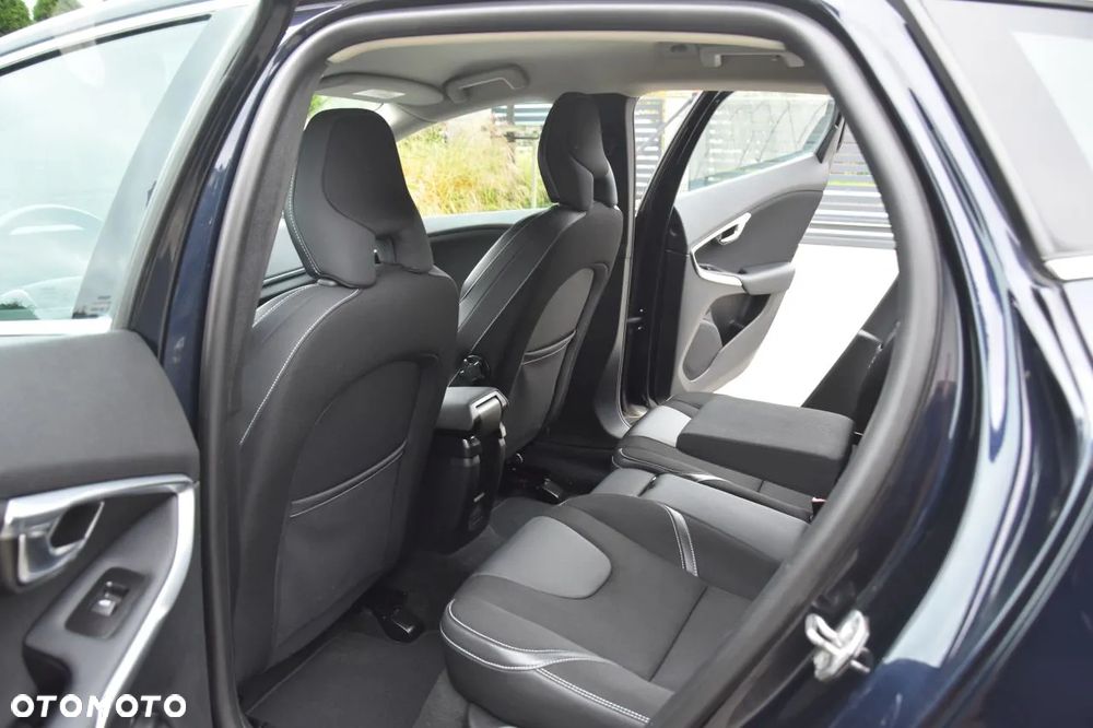 Volvo V40 D2 Momentum - 14