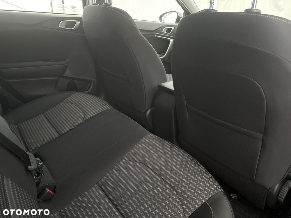 Kia Ceed - 23