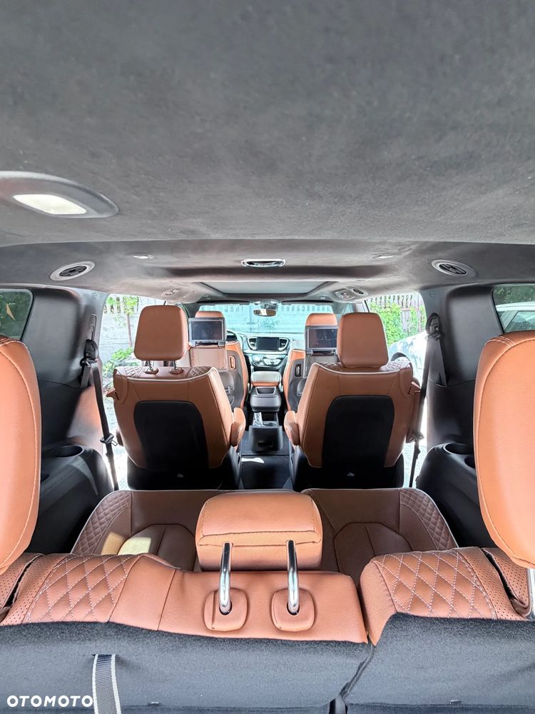 Chrysler Pacifica - 15