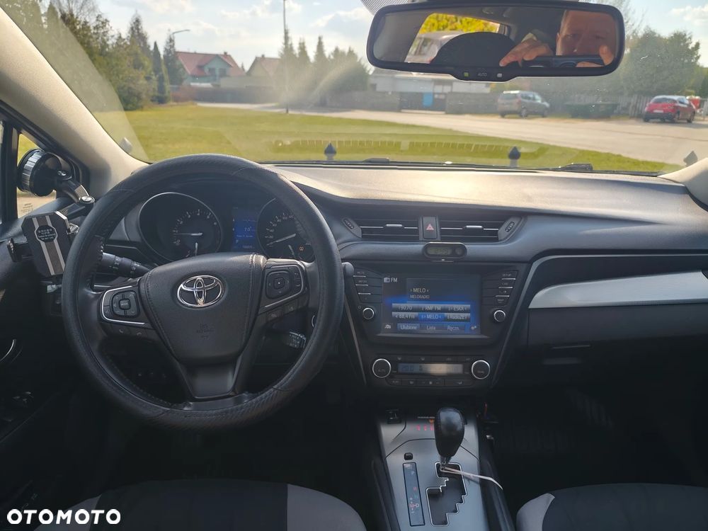 Toyota Avensis 1.8 Premium MS - 26