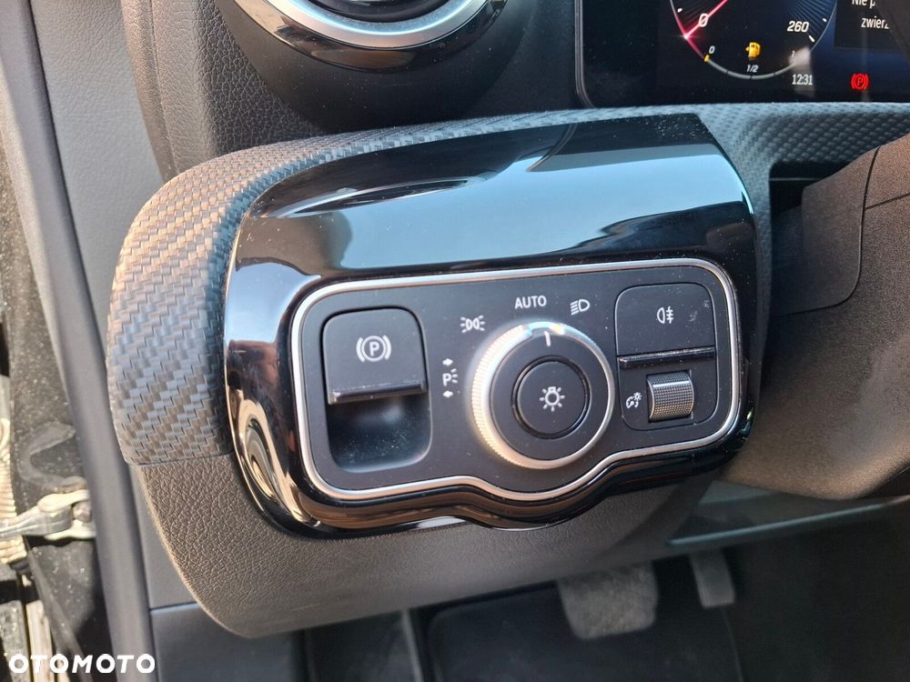 Mercedes-Benz CLA - 8