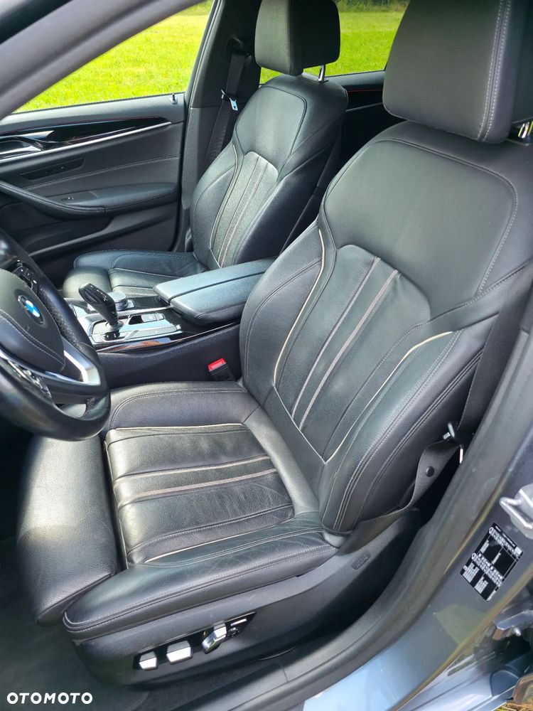 BMW Seria 5 520d Touring Sport Line - 19