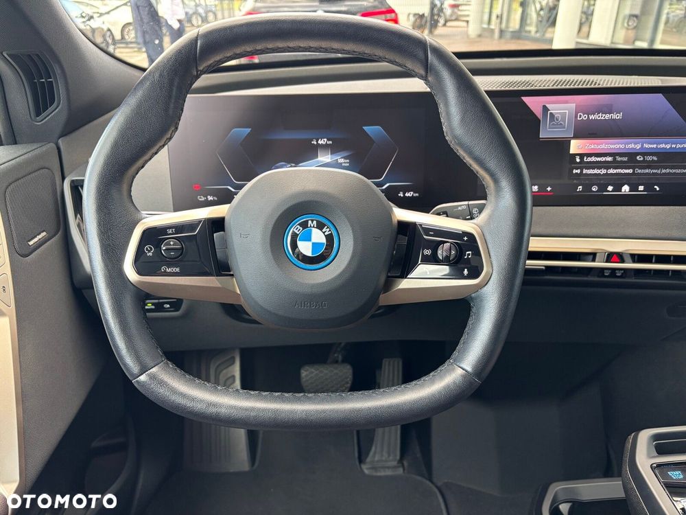 BMW iX - 27