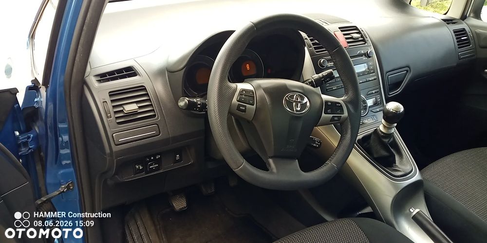 Toyota Auris 1.8 Premium - 32