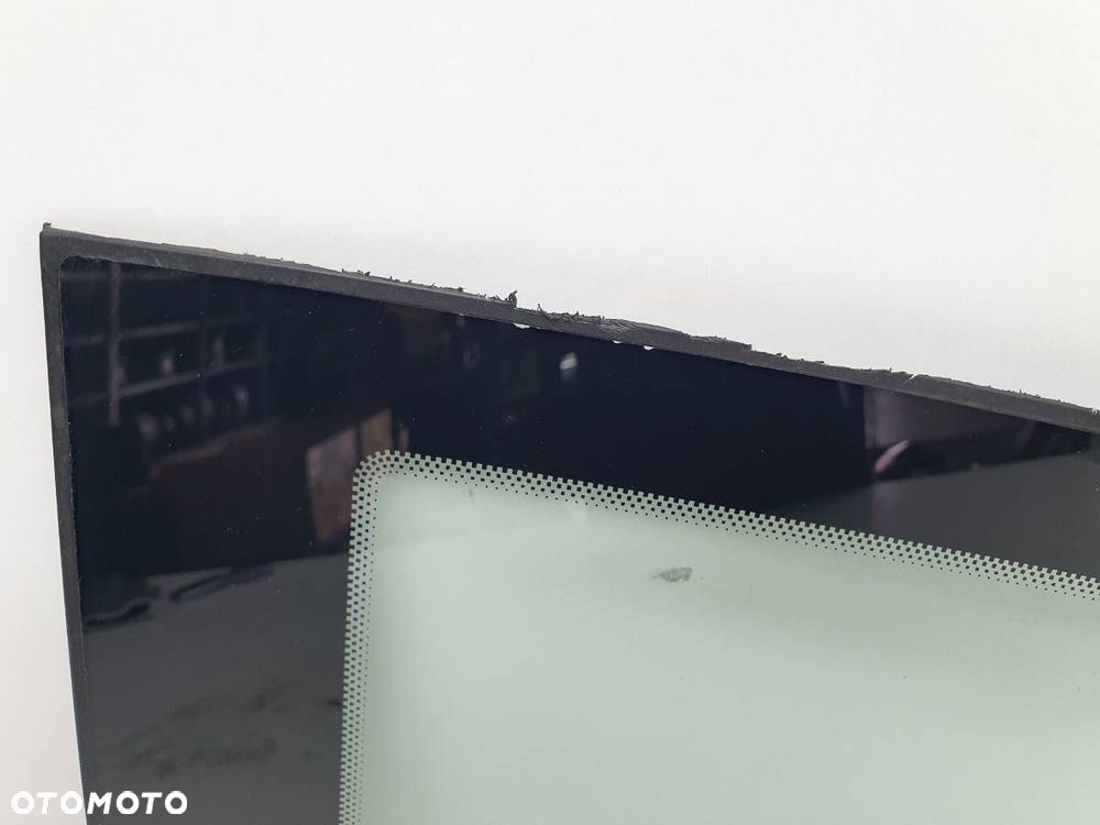 SZYBA LEWA TYŁ KAROSERYJNA TRÓJKĄT OPEL CORSA D 3D - 2