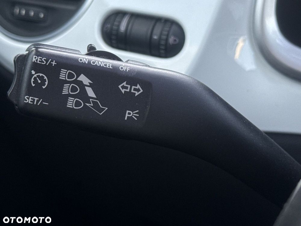 Volkswagen New Beetle - 17