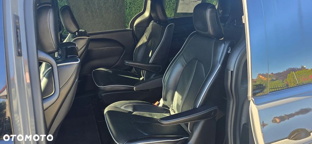 Chrysler Pacifica - 19
