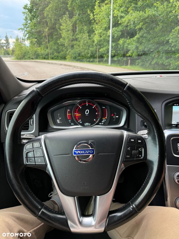 Volvo S60 D4 Drive-E R-Design Momentum - 16