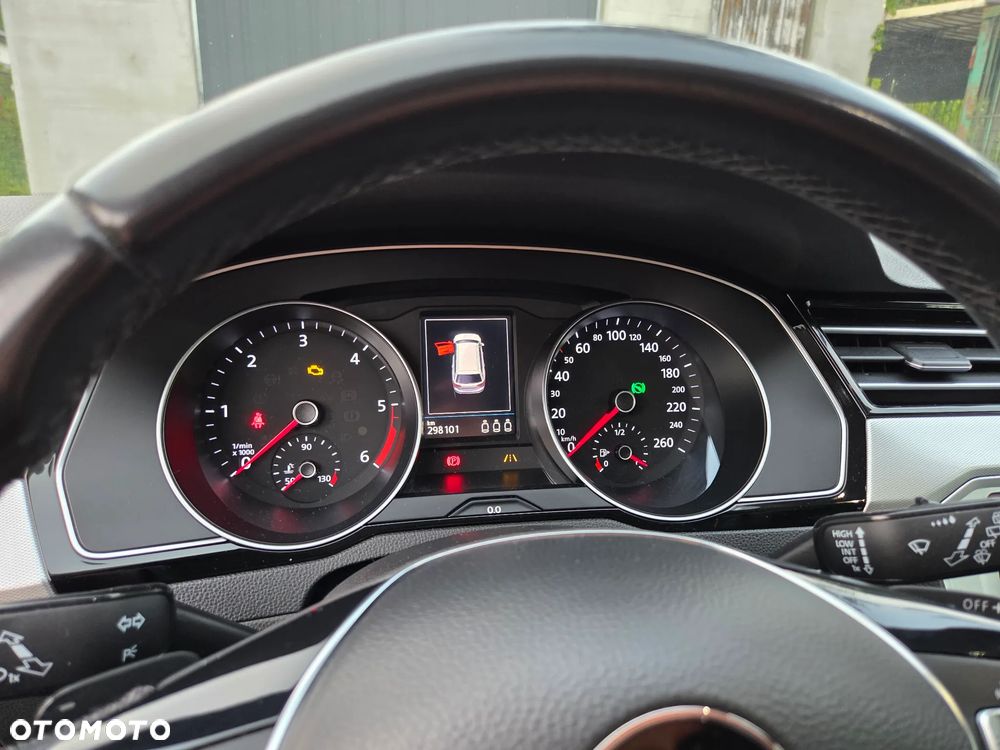 Volkswagen Passat 2.0 TDI SCR Trendline DSG - 11