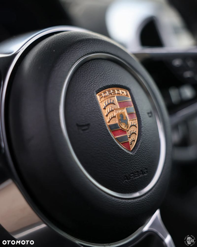 Porsche Cayenne - 24