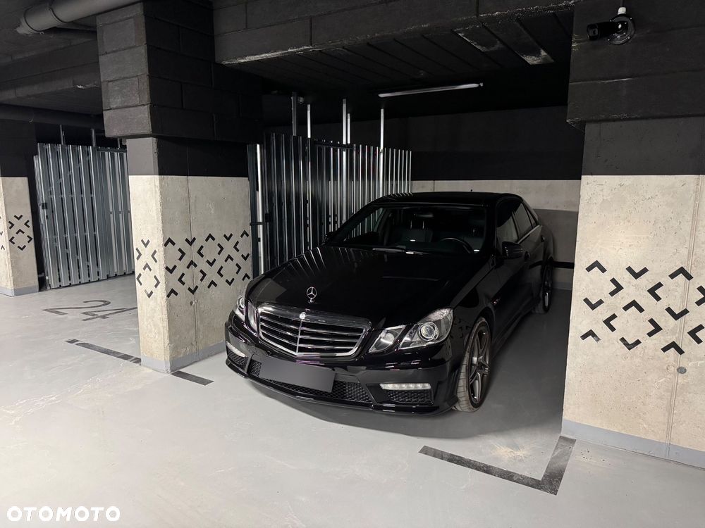 Mercedes-Benz Klasa E 63 AMG AMG Speedshift 7G-MCT - 11