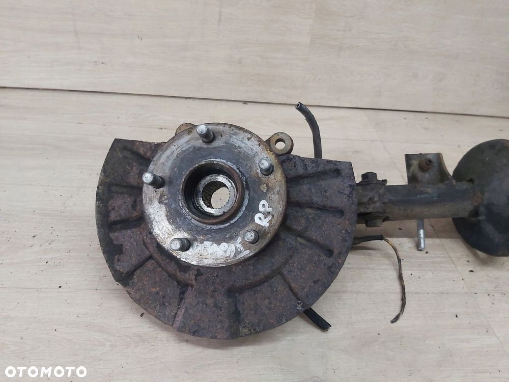 Suzuki Grand Vitara II JT mcperson prawy zwrotnica prawa 2,0 b - 1