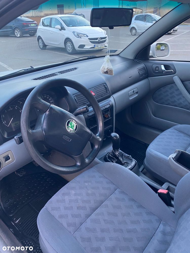 Skoda Octavia 1.6 LX - 4
