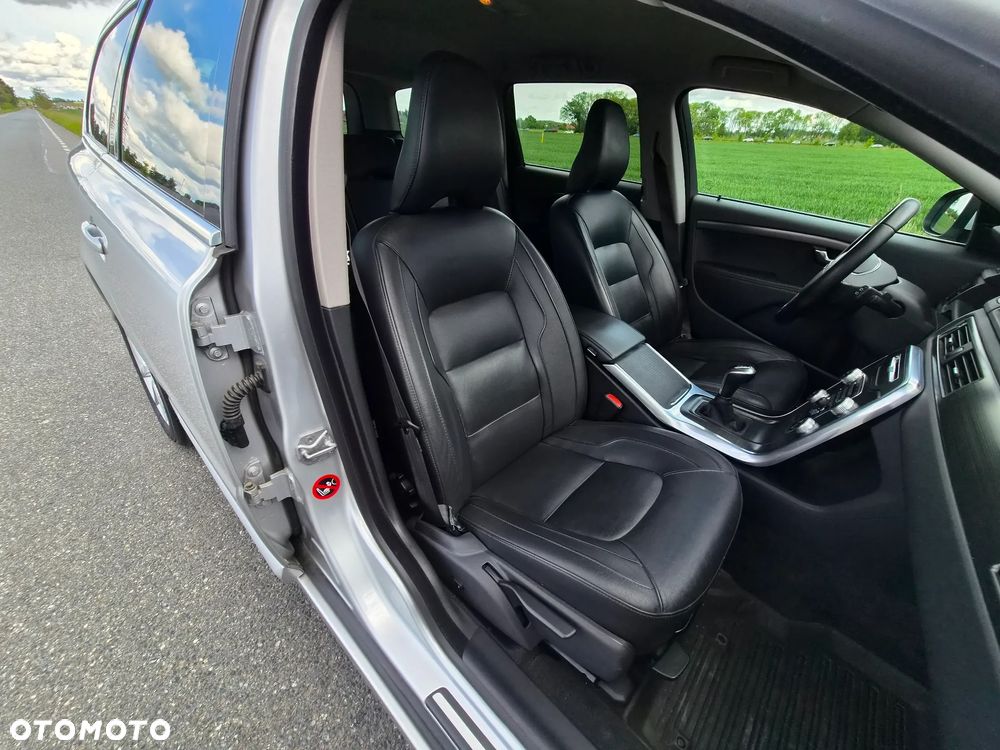 Volvo V70 D4 Drive-E Momentum - 24
