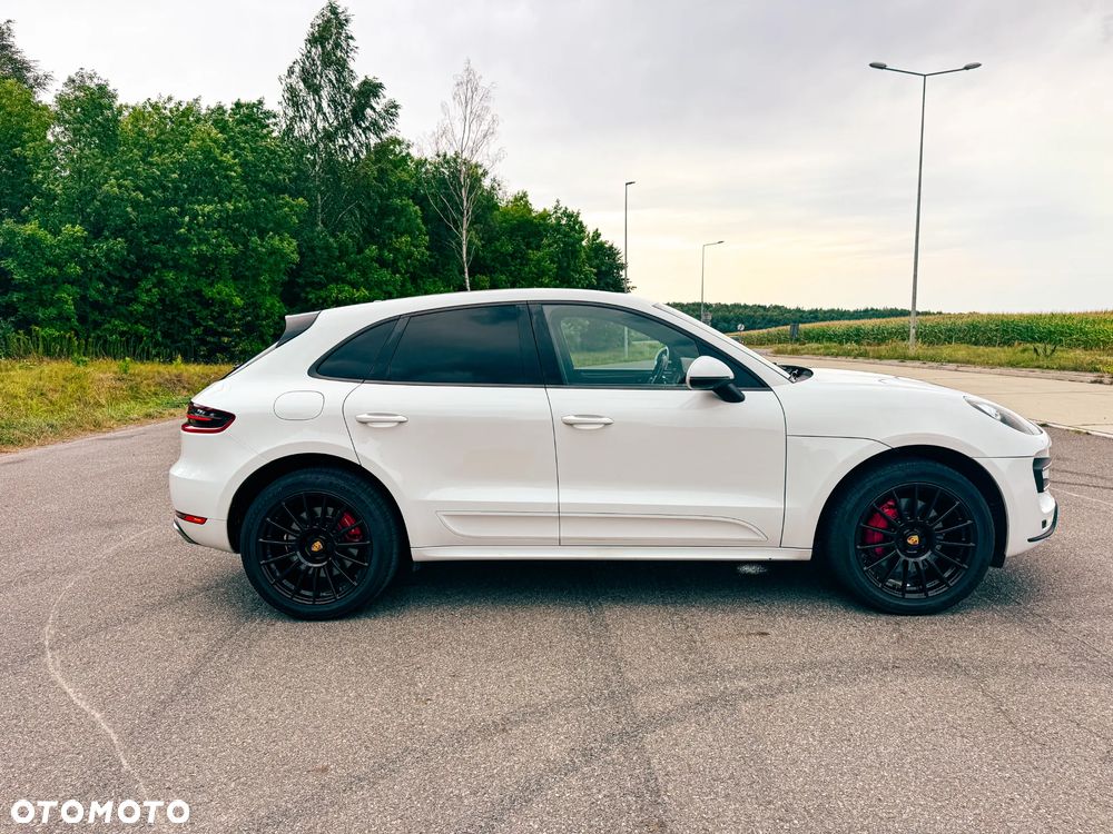 Porsche Macan Turbo - 4