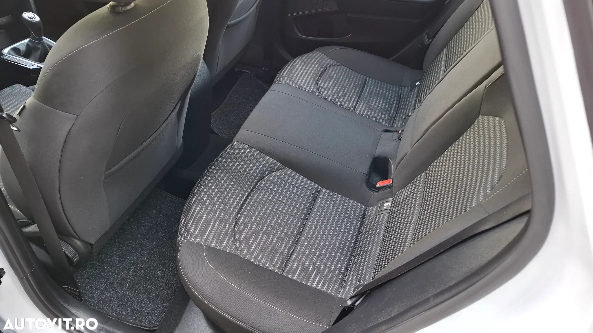 Kia Ceed 1.6 CRDi (48V Mild-Hybrid) Vision - 23