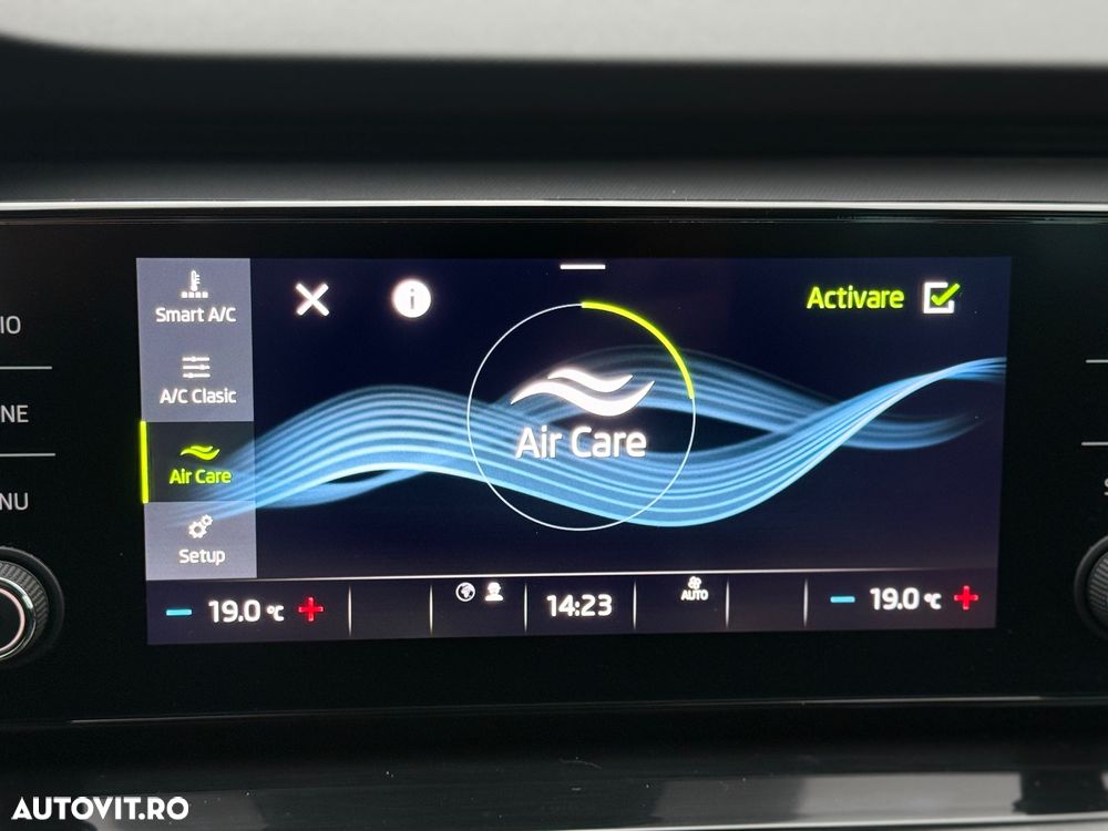 Skoda Octavia Combi 2.0 TDI DSG Premium Edition - 30